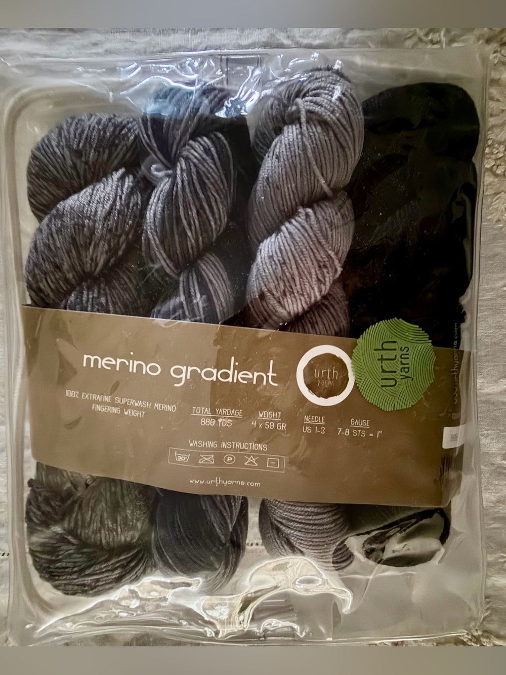 Brand New - Urth Yarns Merino Gradient Kit 880 yds Grey Charcoal #886